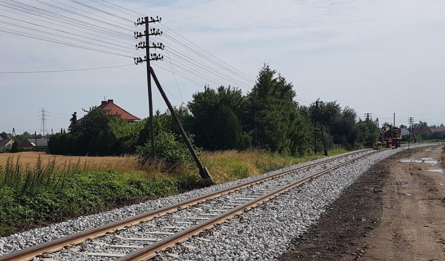 Pociągiem z Opola już do Szydłowa. Postępuje przebudowa linii do Nysy Pociągiem z Opola już do Szydłowa. Postępuje przebudowa linii do Nysy