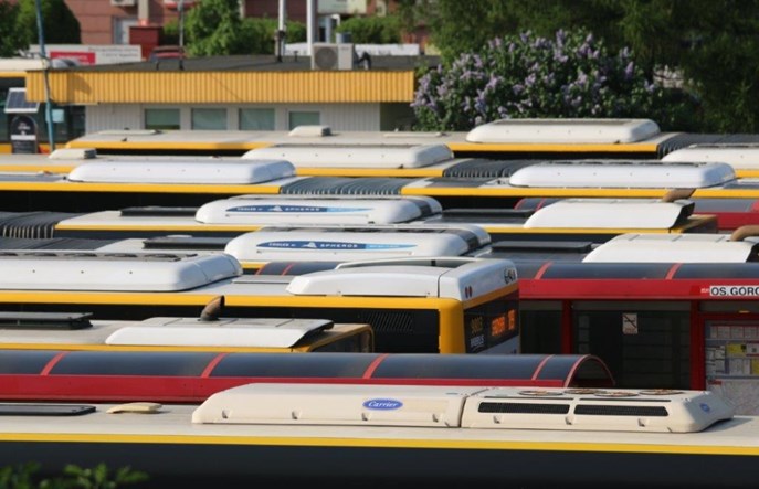 O tym, co kierowca autobusu może, gdy w środku jest „piekarnik”