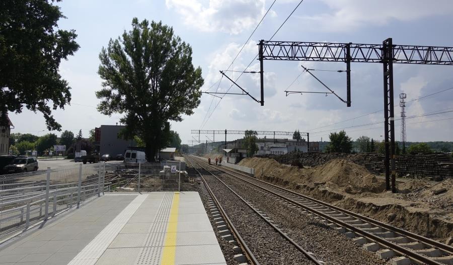 Modernizacja stacji Chodzież odsunęła peron o 200 metrów od świeżo wyremontowanego dworca Modernizacja stacji Chodzież odsunęła peron o 200 metrów od świeżo wyremontowanego dworca