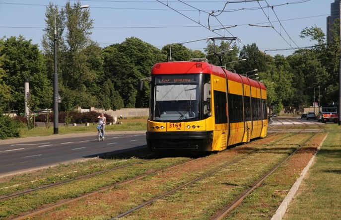 Warszawa: Powstaną eksperymentalne zielone torowiska – z budżetu obywatelskiego