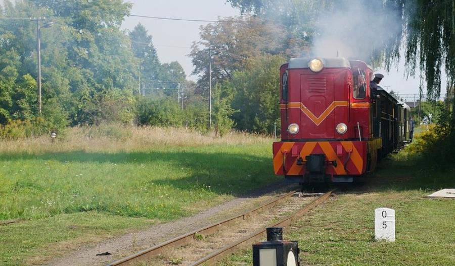 Kolej Rogowska wydłuża sezon, bo rośnie ruch turystyczny Kolej Rogowska wydłuża sezon, bo rośnie ruch turystyczny