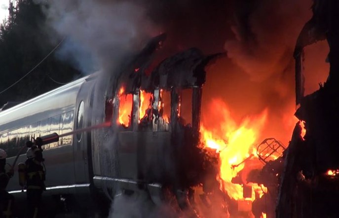 Niemcy: Trwa remont trasy KDP po pożarze pociągu ICE [aktualizacja]