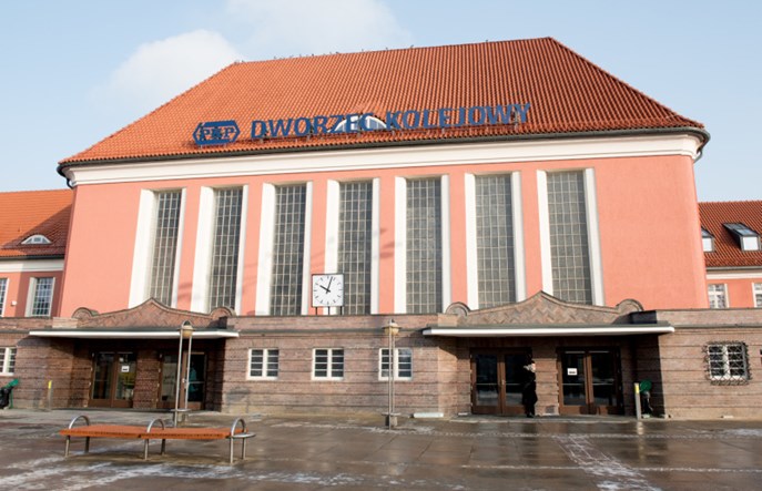 PKP SA odpowiada w sprawie opłaty dworcowej