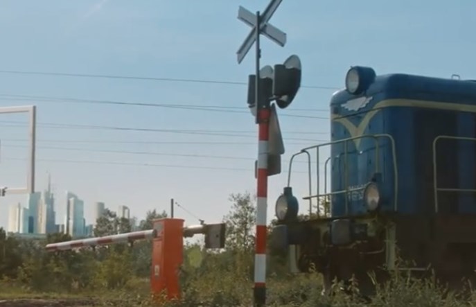 Kontrowersyjna reklama BMW zdjęta po interwencji PKP PLK