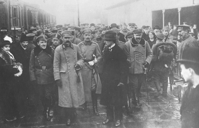 10 listopada 1918 r. - Piłsudski na Dworcu Wiedeńskim w Warszawie