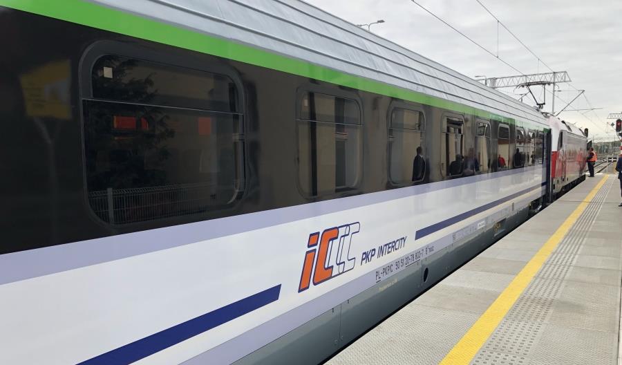 Pierwsze 10 wagonów 174A zmodernizowanych przez FPS w PKP Intercity Pierwsze 10 wagonów 174A zmodernizowanych przez FPS w PKP Intercity