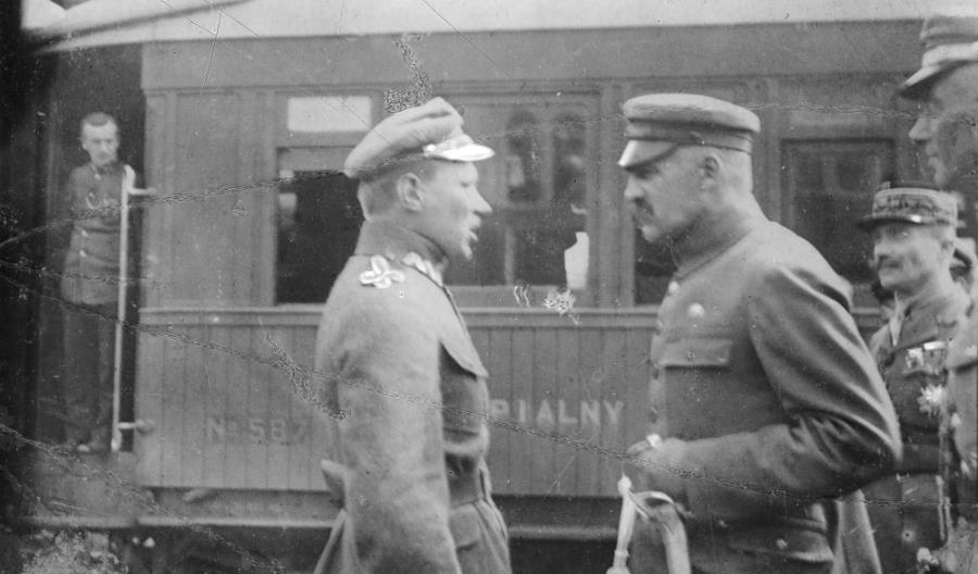 Polskie koleje u zarania II RP Polskie koleje u zarania II RP