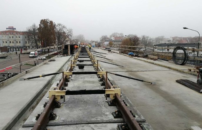 Prace przy gorzowskiej estakadzie opóźnione. Pociągi do głównej stacji w marcu 2019