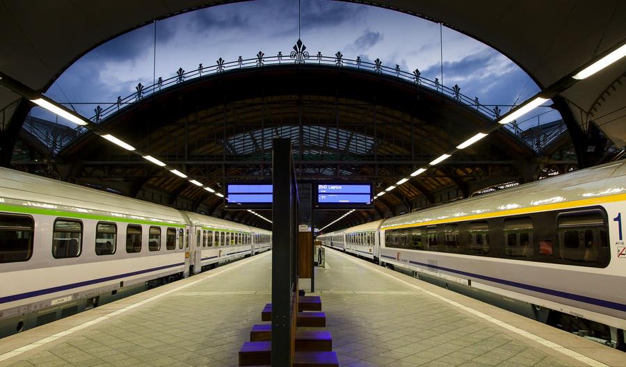PKP Intercity przeznaczy ponad 2 mld zł na inwestycje w 2018 roku PKP Intercity przeznaczy ponad 2 mld zł na inwestycje w 2018 roku