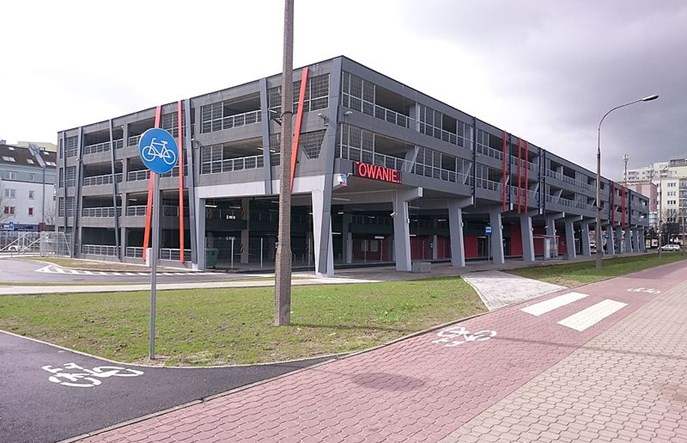 Warszawiacy lubią korzystać z parkingów P+R