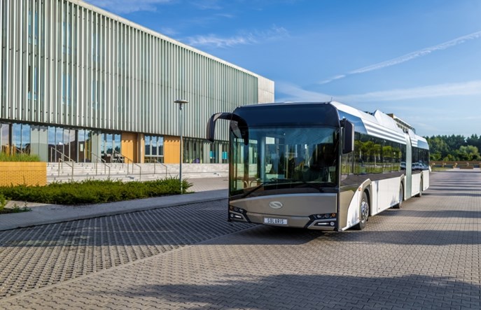 Bratysława. Przegubowy elektryczny Solaris na testach