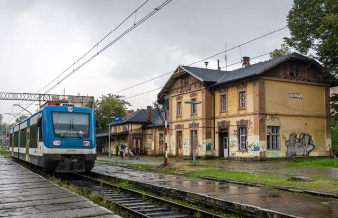 Będzie nieco szybciej pociągiem z Cieszyna do Zebrzydowic