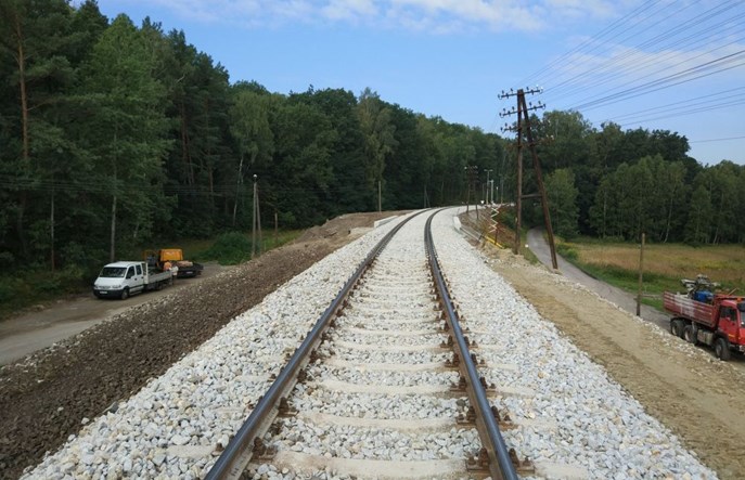 Rewitalizacja linii kolejowej Opole – Nysa zbliża się do półmetka