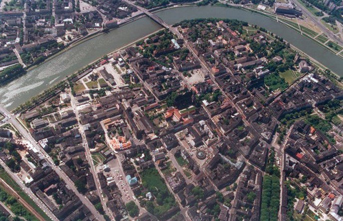 Kraków pierwszym miastem ze strefą czystego transportu. Na pół roku