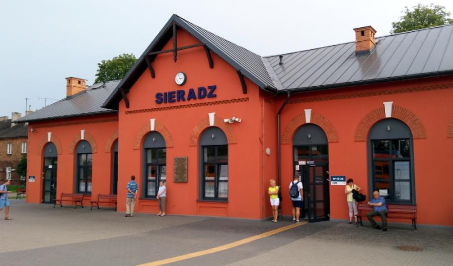 Łódź – Sieradz: W autobusie zastępczym drożej niż w pociągu Łódź – Sieradz: W autobusie zastępczym drożej niż w pociągu
