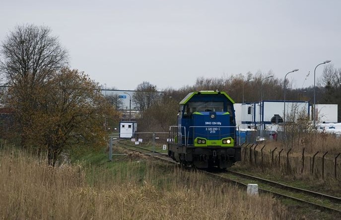 Gdańsk sprzedał bocznicę kolejową. Tor zdemontowano, wagony utknęły