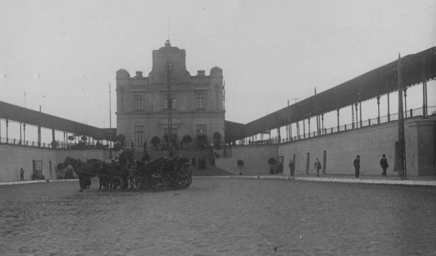 Kolej w II RP a dziś. Przykład trasy Łódź – Warszawa Kolej w II RP a dziś. Przykład trasy Łódź – Warszawa