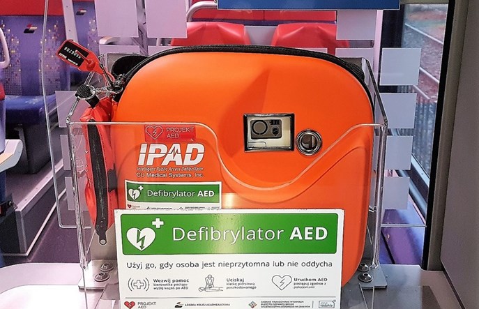 Defibrylatory w pociągach ŁKA z budżetu obywatelskiego