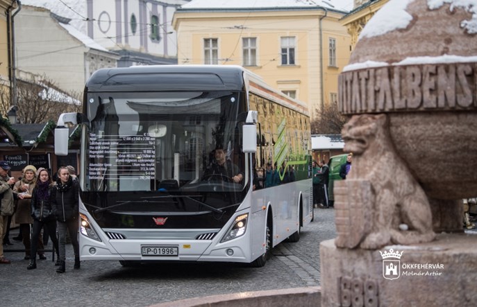 Węgry. Chińczycy zbudowali autobus razem z Ikarusem