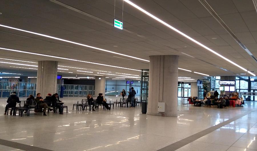 Łódź Fabryczna: Mało podróżnych to mało chętnych na wynajem pomieszczeń Łódź Fabryczna: Mało podróżnych to mało chętnych na wynajem pomieszczeń