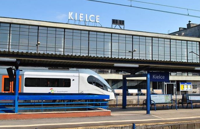 Świętokrzyskie: Nie będzie dodatkowych pociągów do Warszawy. „Sytuacja przejściowa”