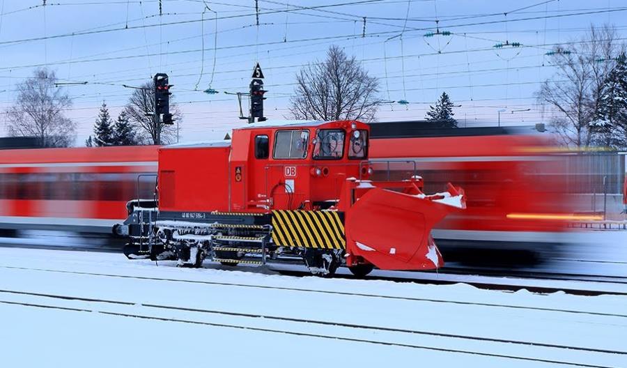 Część linii kolejowych na południu Niemiec zamknięto ze względu na śnieżyce Część linii kolejowych na południu Niemiec zamknięto ze względu na śnieżyce