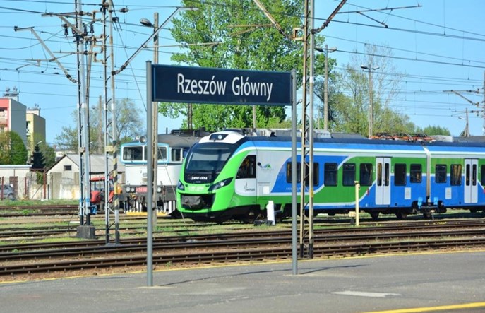 Podkarpackie: Utrzymanie pociągów za drogie o 30%. Nowy przetarg niebawem