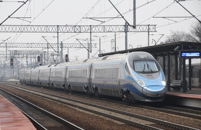 CMK do 250 km/h. Mamiński: Obawiajcie się ekspansji polskiej kolei