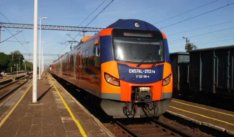 Łódź – Sieradz: Zmiana harmonogramu robót w związku z budową mijanki Dobroń Łódź – Sieradz: Zmiana harmonogramu robót w związku z budową mijanki Dobroń