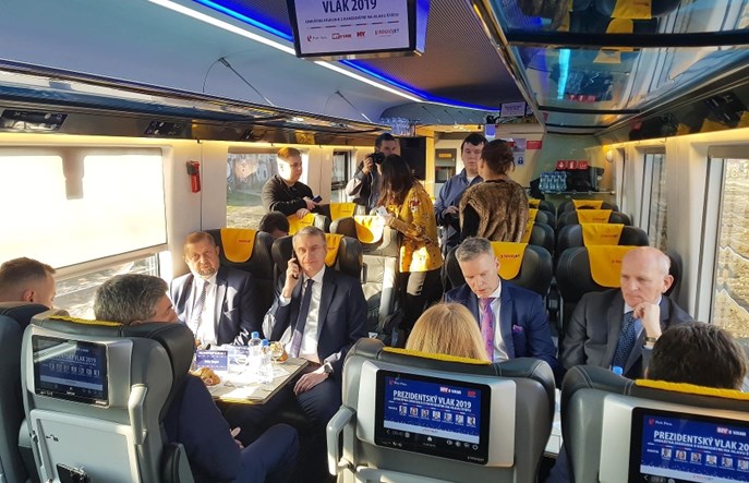 Debata prezydencka w pociągu Regiojet na Słowacji