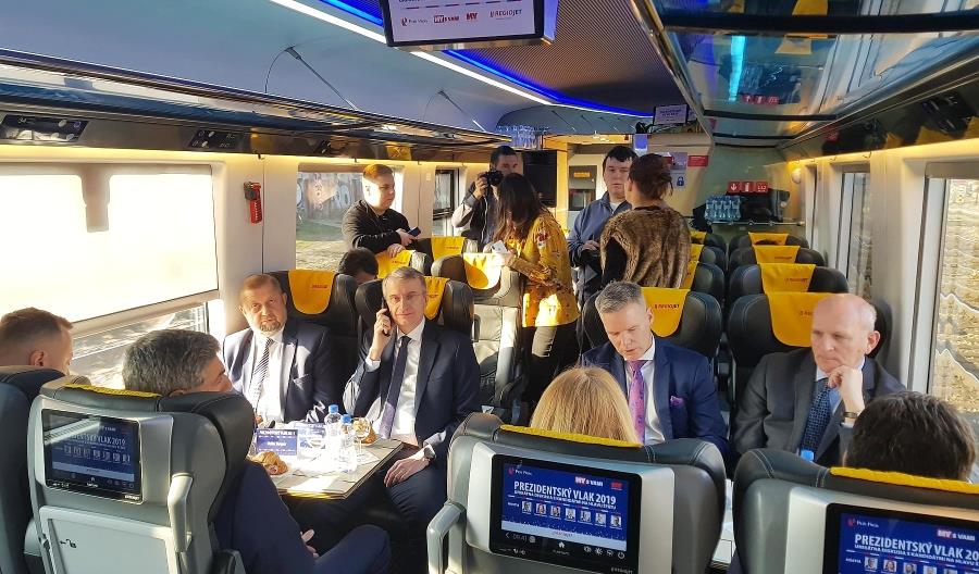 Debata prezydencka w pociągu Regiojet na Słowacji