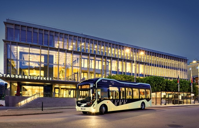Göteborg. Elektryczne autobusy Volvo jako mobilne biblioteki
