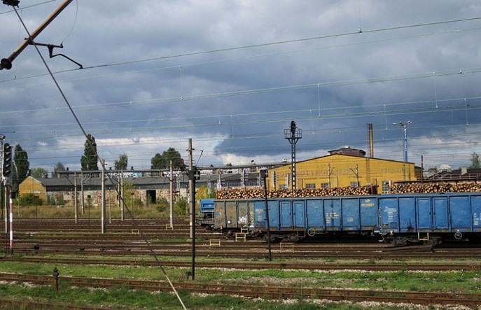 Trwa rozbiórka lokomotywowni Kielce Herbskie