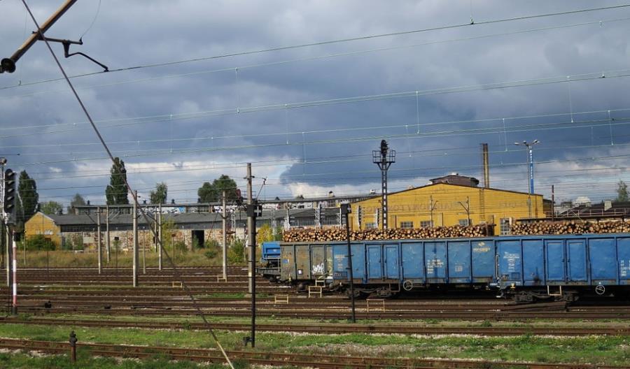 Trwa rozbiórka lokomotywowni Kielce Herbskie Trwa rozbiórka lokomotywowni Kielce Herbskie