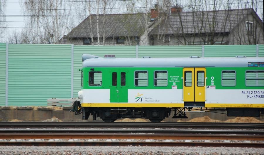 Mieszkańcy warszawskiego Wawra nie chcą kolejowej estakady i pytają o ekrany