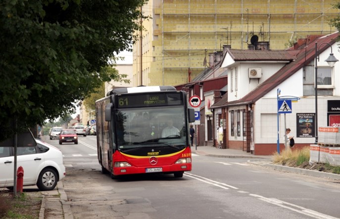 Zgierz: Działa tylko jeden ze zdemolowanych biletomatów