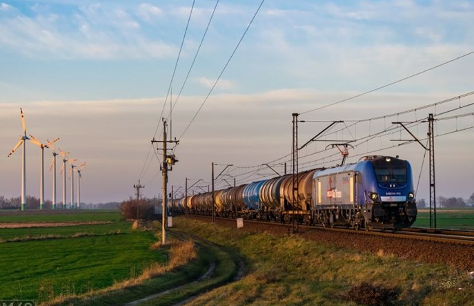 Grupa Orlen chce pozyskać kilkadziesiąt nowoczesnych lokomotyw