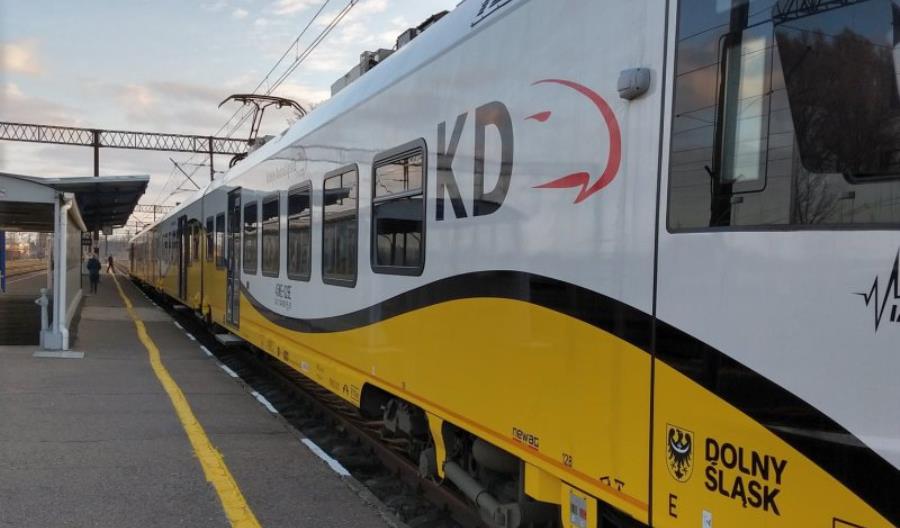 PLK zdążyła naprawić nasyp; pociągi wróciły na trasę Wrocław – Krotoszyn PLK zdążyła naprawić nasyp; pociągi wróciły na trasę Wrocław – Krotoszyn