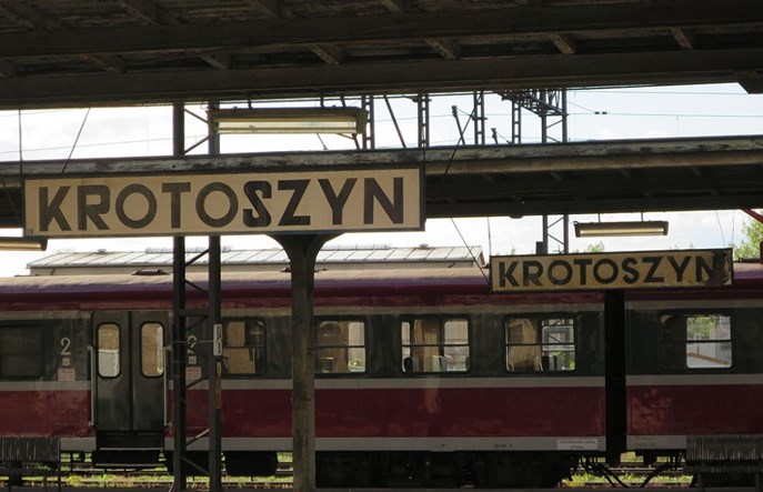 Wrocław – Krotoszyn: Pociągi jeżdżą od tygodnia, ale ustaleń ws. skomunikowań nie ma