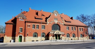 Wyremontowany dworzec w Chojnowie otwarty dla podróżnych
