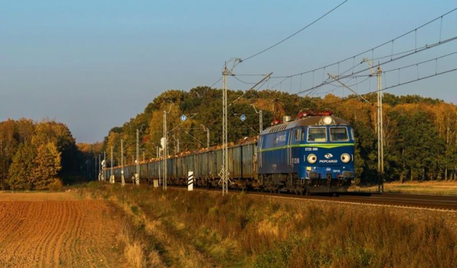 PKP Cargo porozumiało się ze związkowcami. Wypłaci nagrody warte 13,9 mln zł PKP Cargo porozumiało się ze związkowcami. Wypłaci nagrody warte 13,9 mln zł