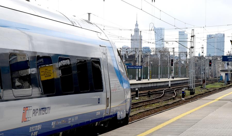 Polskie pociągi przyspieszą. Ponad 200 km/h dzięki nowelizacji rozporządzenia Polskie pociągi przyspieszą. Ponad 200 km/h dzięki nowelizacji rozporządzenia