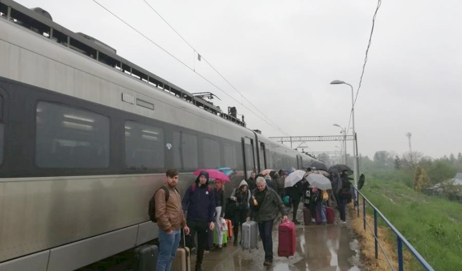 500 osób wyproszono z pociągu w Medyce. Jest stanowisko PKP Intercity 500 osób wyproszono z pociągu w Medyce. Jest stanowisko PKP Intercity
