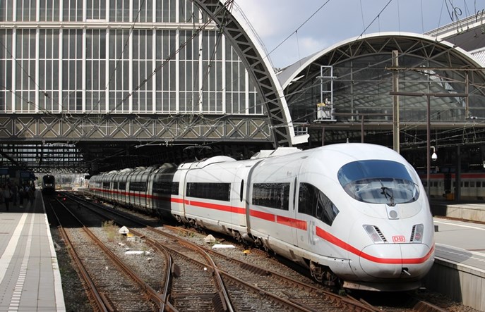 Niemcy: Takt i ICE co pół godziny