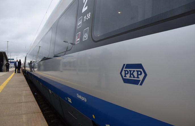 PKP Intercity: W 2018 roku więcej biletów sprzedaliśmy przez internet niż w kasach