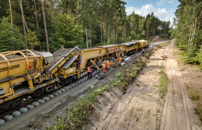 NDI wstrzymało prace na linii 207. Podwykonawcy zapowiadają blokadę dróg [aktualizacja]