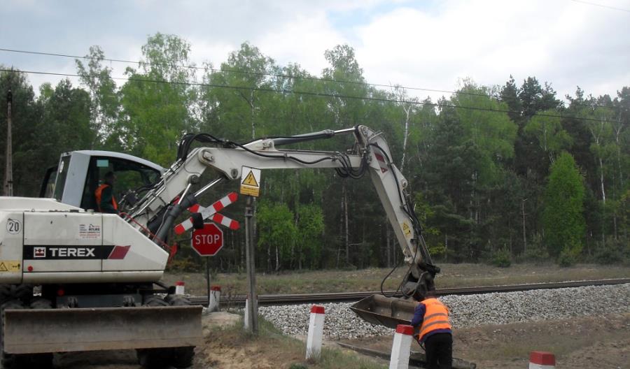 Trwa remont torów na odcinku Kutno – Płock Trwa remont torów na odcinku Kutno – Płock