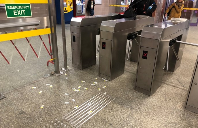 Warszawa: Milion zł na wejściówki do metra. ZTM je bardziej ukryje