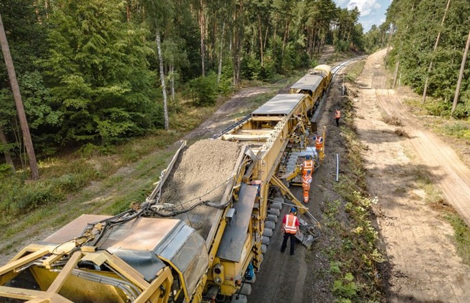 PLK: Pierwsze pieniądze dla podwykonawców z linii 207 już wypłacone