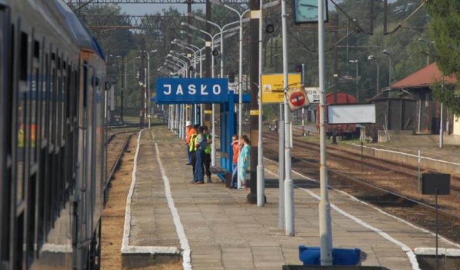 Podkarpackie: Przystanek Jasło Fabryczne czasowo wyłączony z eksploatacji przez ulewę Podkarpackie: Przystanek Jasło Fabryczne czasowo wyłączony z eksploatacji przez ulewę